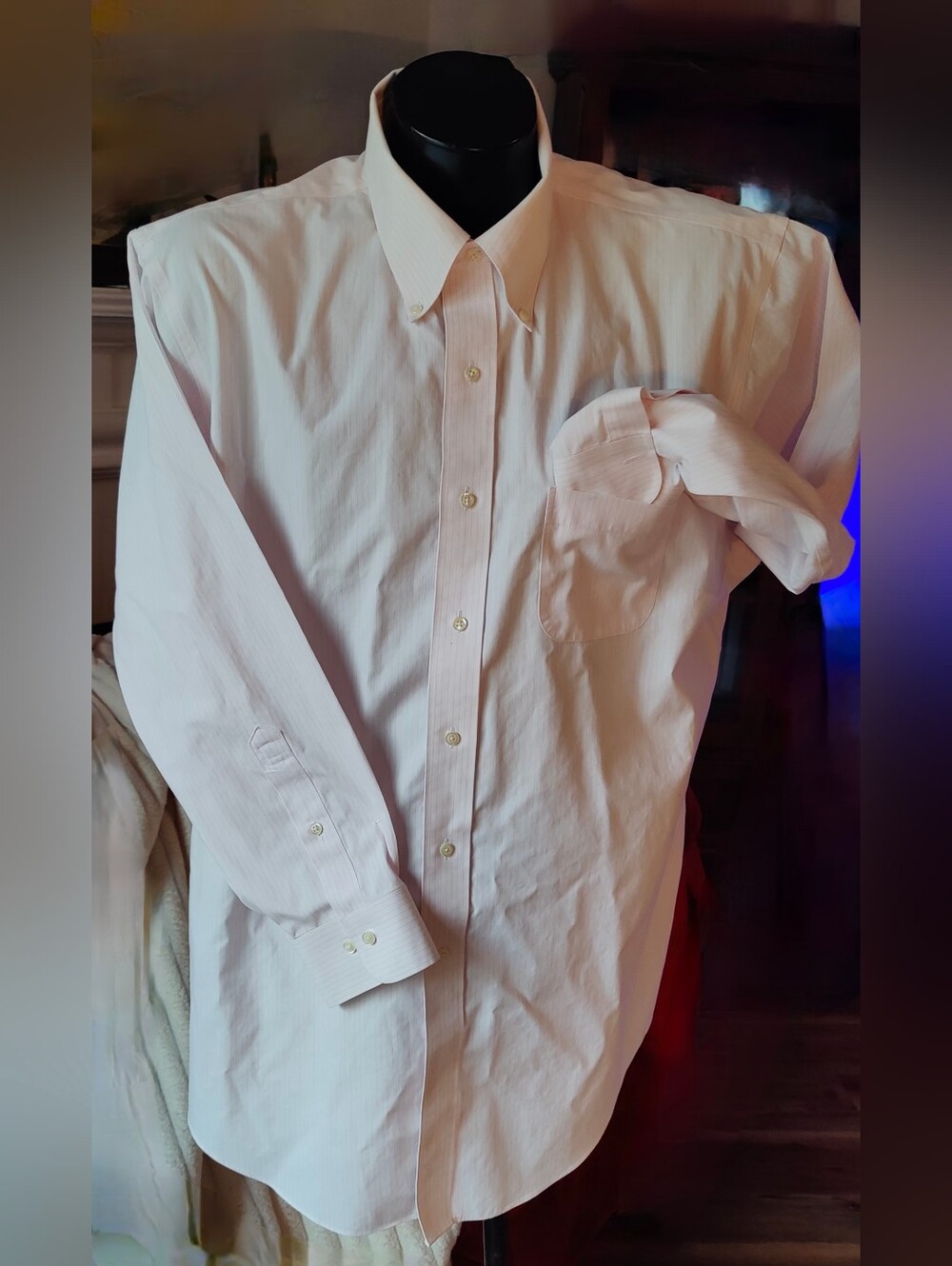 Brooks Brothers Regent White Pink Pinstripe Mens Shirt Chest Pocket 17 1/2 32/33